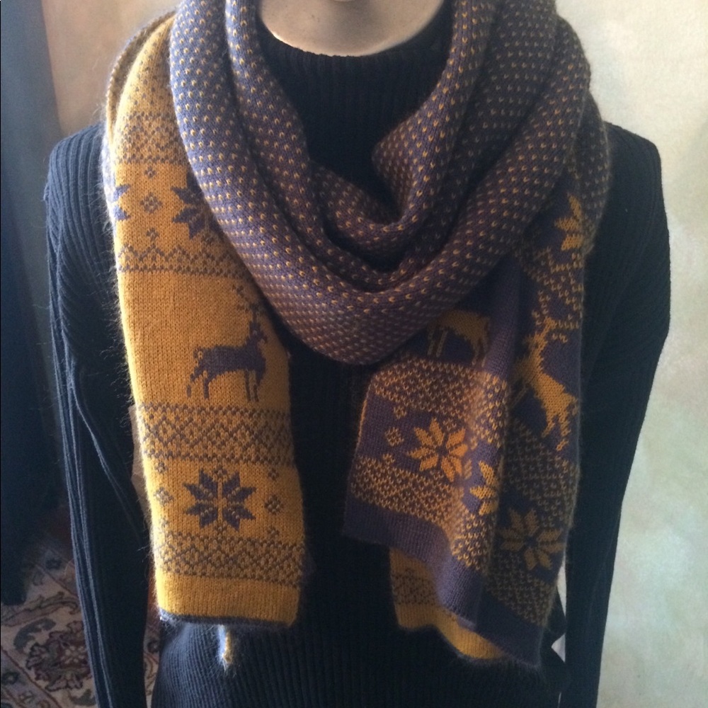 LAST CHANCE SALE! Knit Winter Scene Scarf